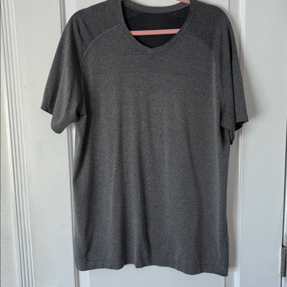 Lululemon XL metal vent tech athletic active wear shirt